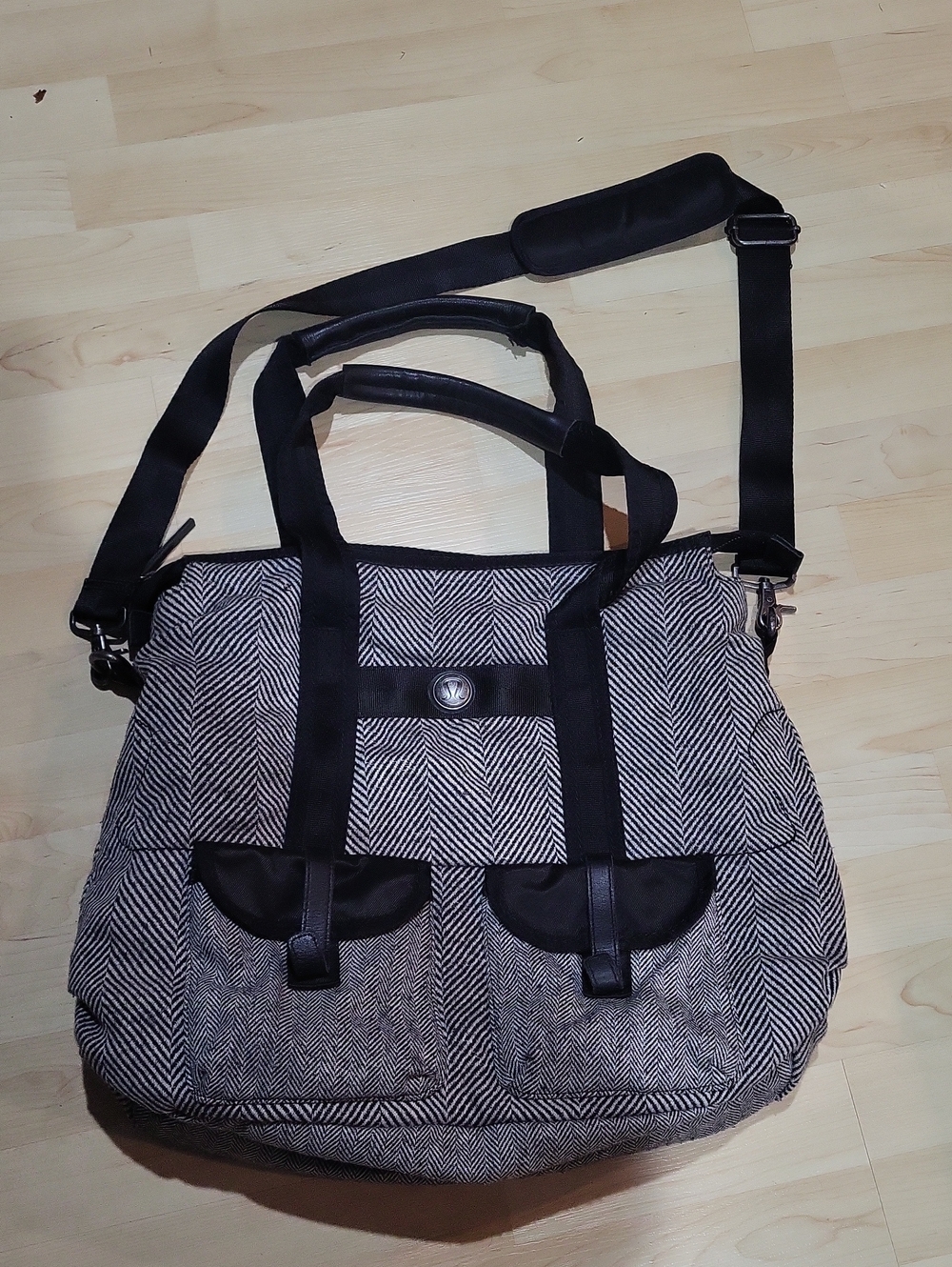 Lululemon Athletica Lucky Herrington tote bag
